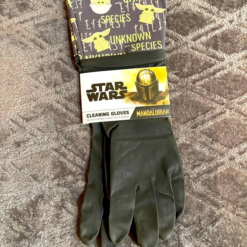 Disney Star Wars The Child cleaning gloves NWT